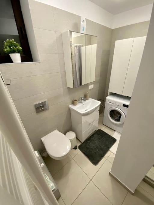 Cozy Central Apartment With 2 Rooms Bukarest Exterior foto